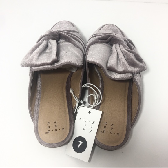 NWT Velvet Mules with ruffle bow knot detail - Picture 6 of 8